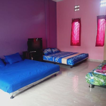 Almira Homestay Jambi Ngoại thất bức ảnh