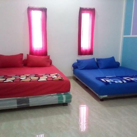 Almira Homestay Jambi Ngoại thất bức ảnh