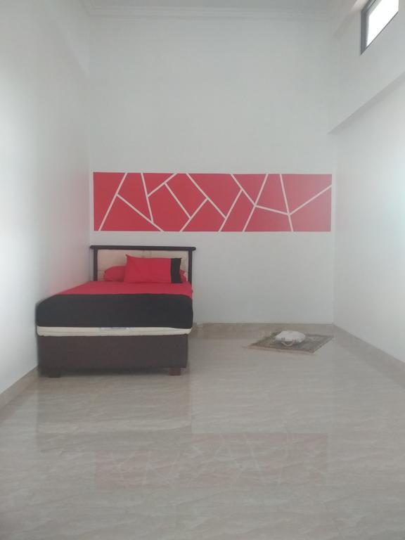 Almira Homestay Jambi Ngoại thất bức ảnh