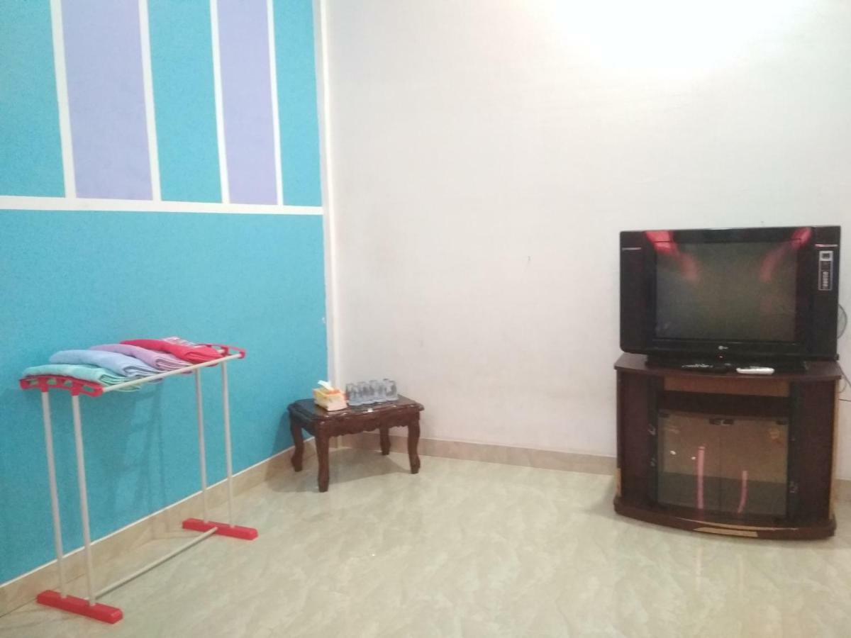 Almira Homestay Jambi Ngoại thất bức ảnh
