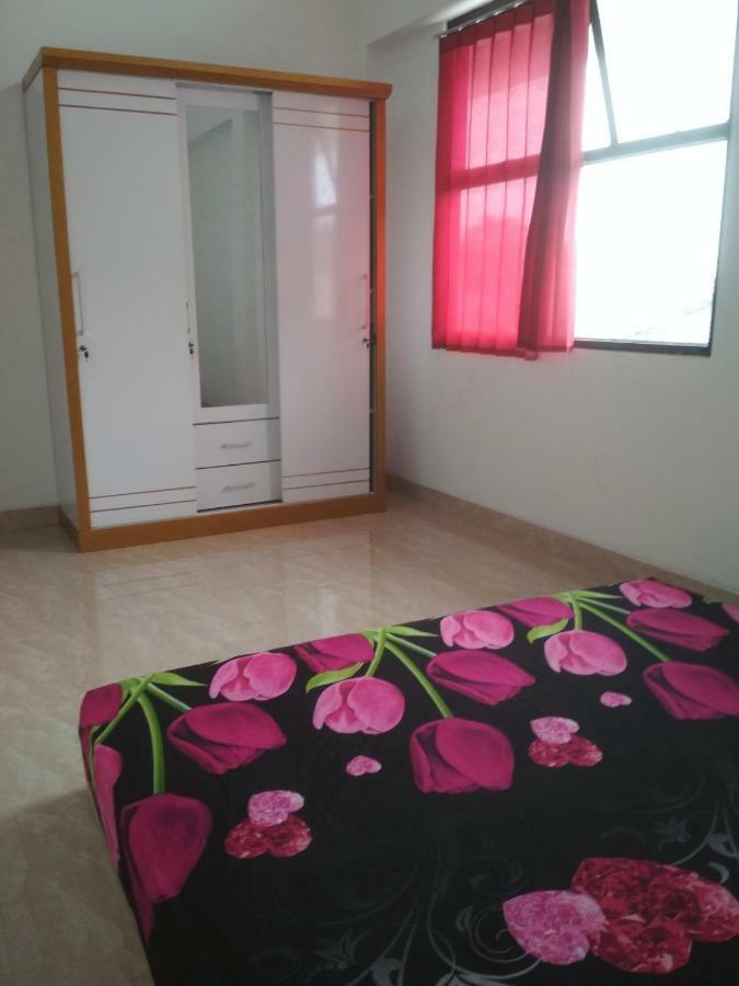 Almira Homestay Jambi Ngoại thất bức ảnh